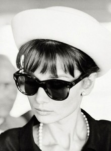 GREAT MOMENT IN PEARL HISTORY: Audrey Hepburn Wearing Pearls