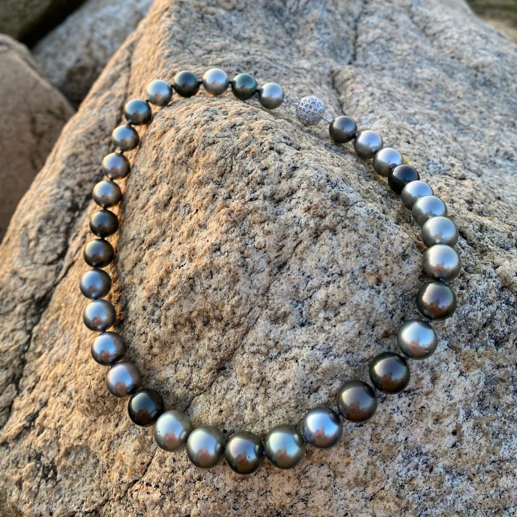 Tahitian Pearls: The Exotic Elegance You Need in 2025 www.pearlsonly-tahitian-pearls Tahitian pearls jewelry