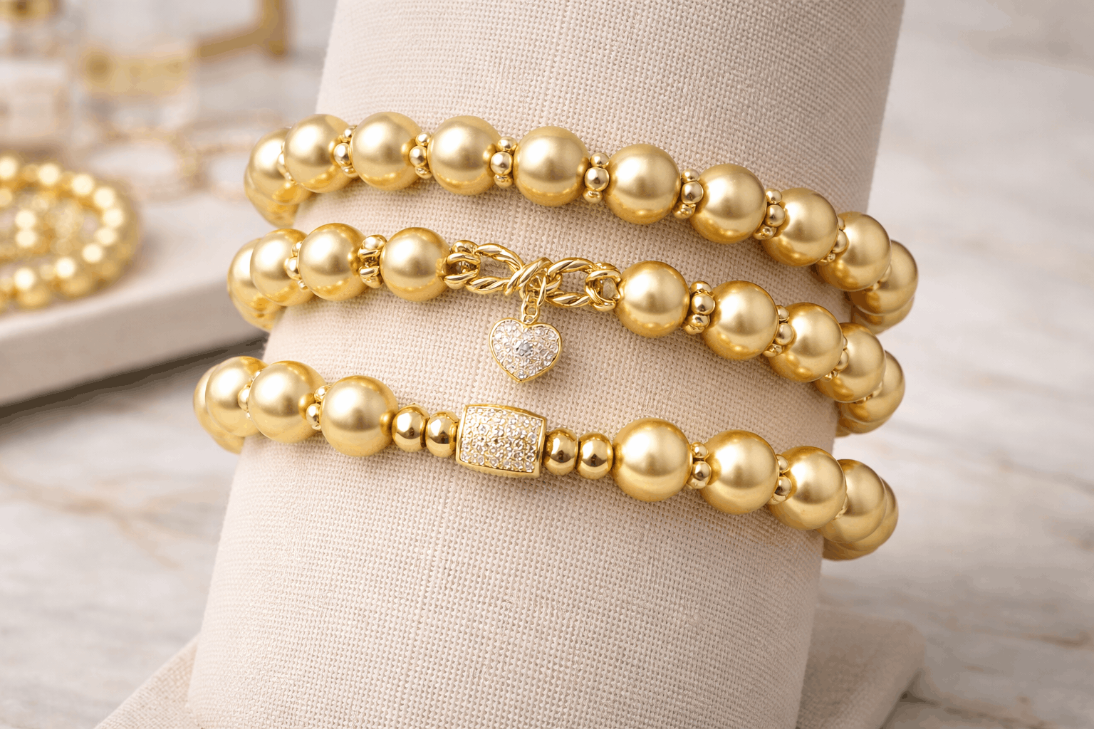 pearlsonly-blog-106-image-10-pearl - Gold-Perlenarmbänder stapeln - Perlen-Schmuck - pearlsonly
