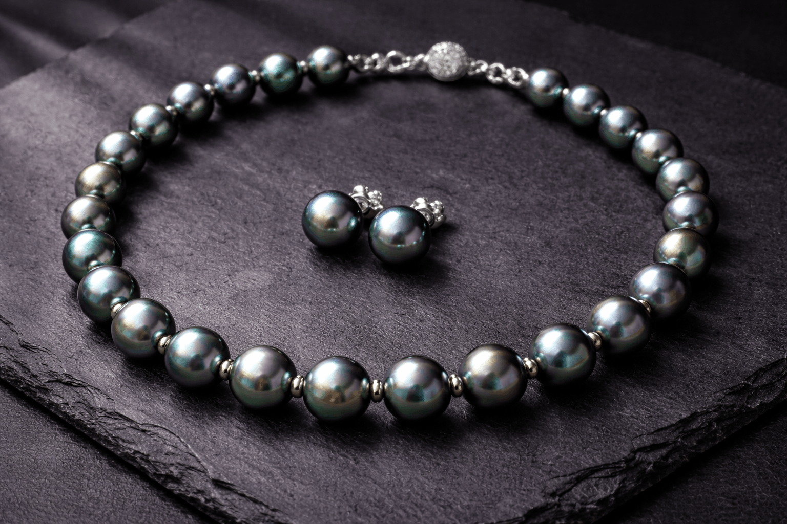pearlsonly-blog-109-image-5-pearl – Schwarze Perlenkette-und-Ohrringe-Set – Perlen Schmuck – pearlsonly